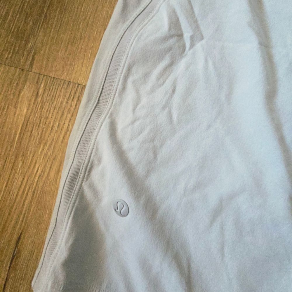 Men's lululemon Gray Shorts - Picture 7 of 9